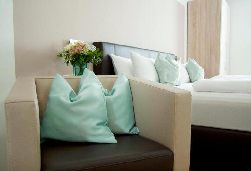 Номер Стандарт, Claro Garni