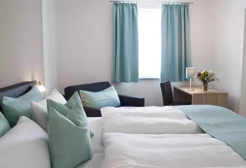 Quarto standard, Claro Garni