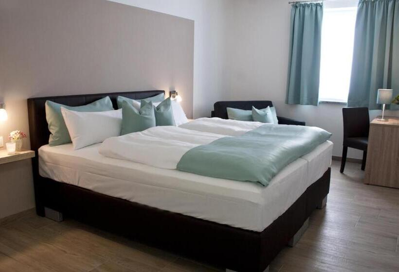 Номер Стандарт, Claro Garni