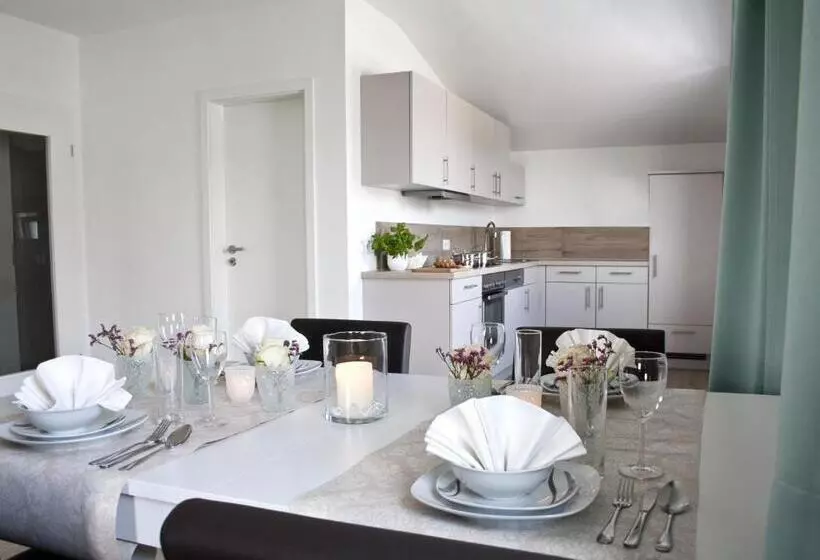 Apartamento 1 Quarto, Claro Garni