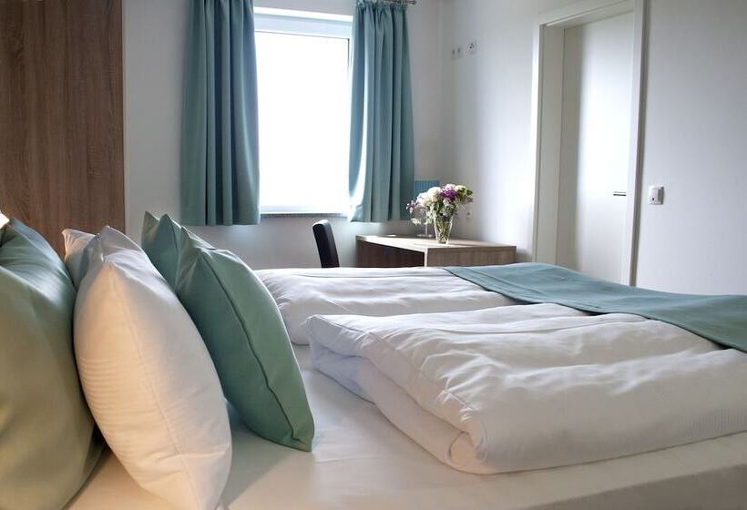 Номер Стандарт, Claro Garni