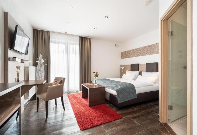 スタンダードルーム, Drei Rosen