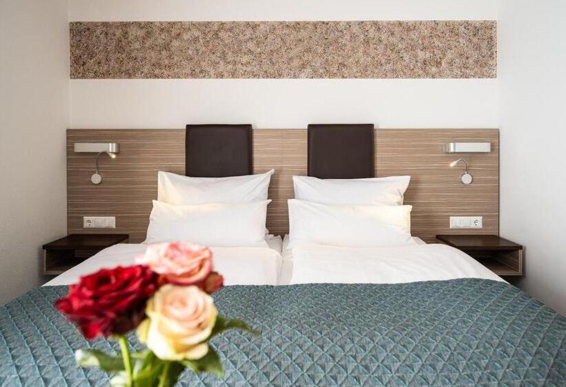 スタンダードルーム, Drei Rosen