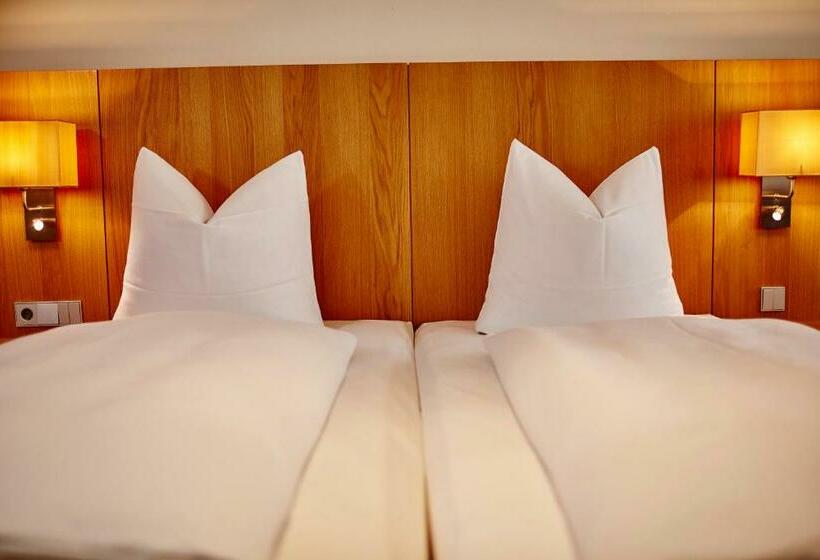 غرفة قياسية, Falken