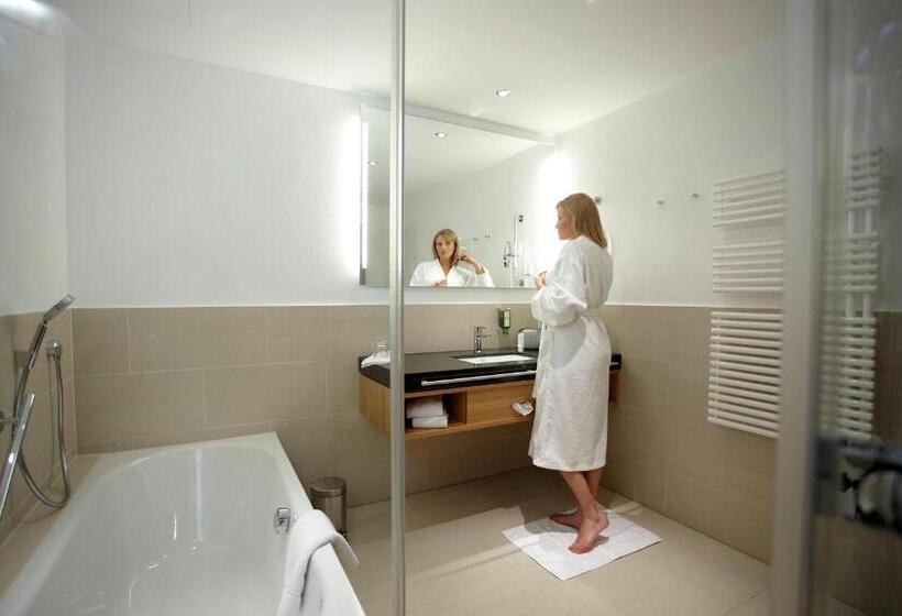 Номер Superior, Falken