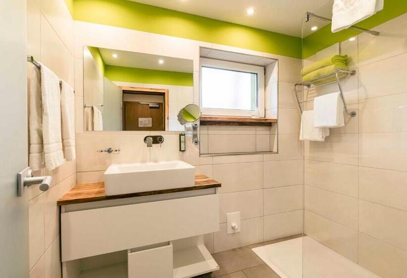 Номер Superior Вид на Сад, Landhotel Grünwies Bonsai Wellness Garni