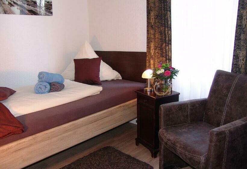 غرفة قياسية فردية, Garni Landhaus Uttum