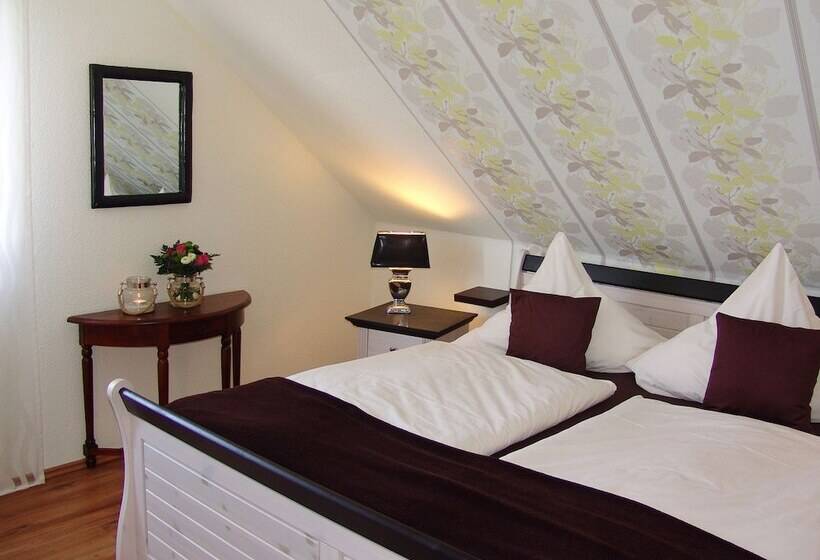 جناح, Garni Landhaus Uttum