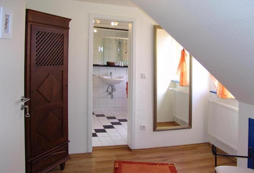 جناح, Garni Landhaus Uttum