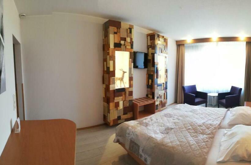 غرفة قياسية, Heiderhof