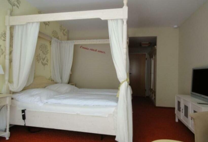 غرفة قياسية مزوَّدة بشُرفة, Heiderhof