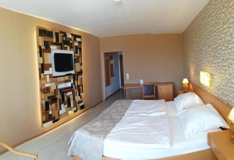 غرفة قياسية مزوَّدة بشُرفة, Heiderhof