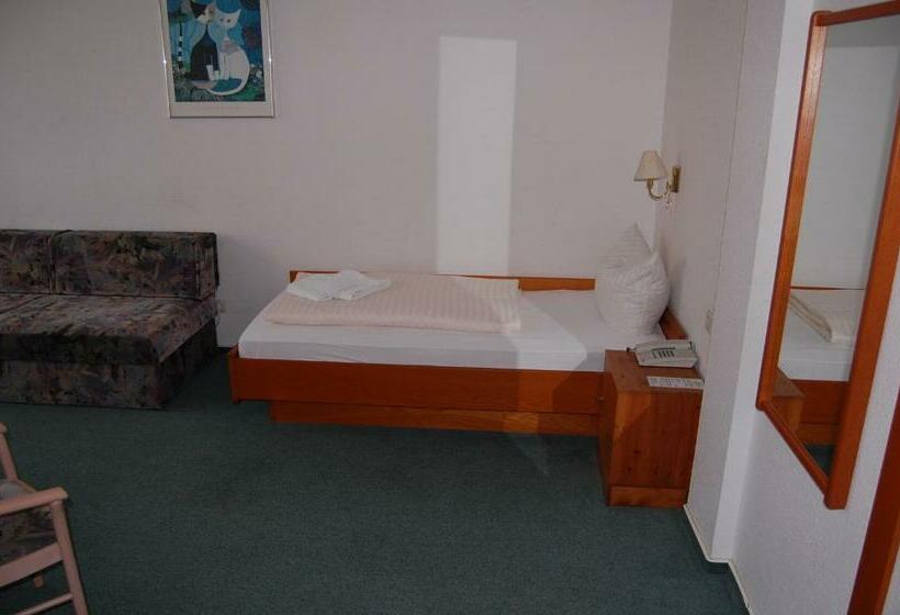 스탠다드 싱글 룸, Jahnke