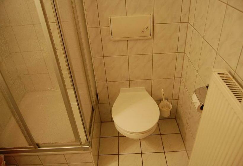 스탠다드 싱글 룸, Jahnke