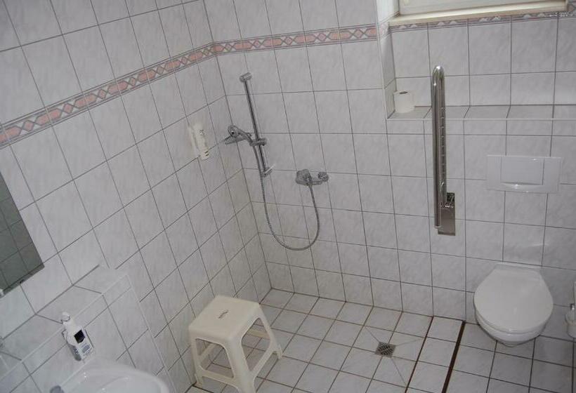 스탠다드 싱글 룸, Jahnke