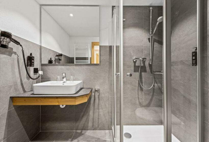 غرفة قياسية مطلّة علي البحيرة, Köhlerei Am See