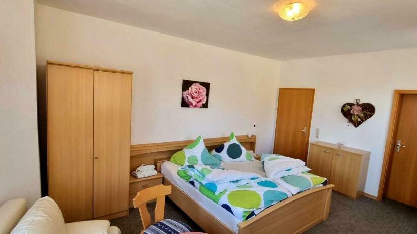 标准间, Landhaus Adorf