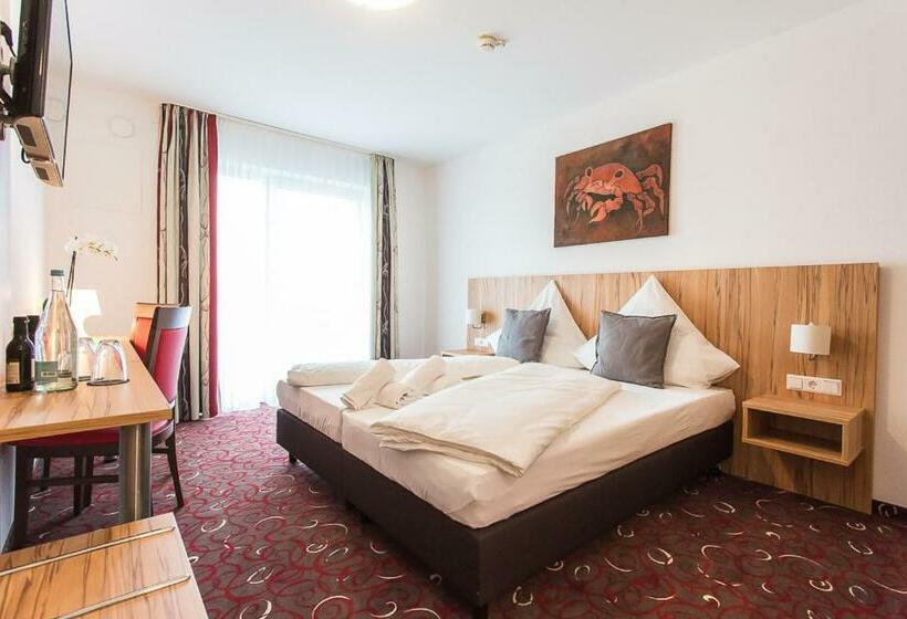 コンフォートルーム, Schafer Boardinghouse