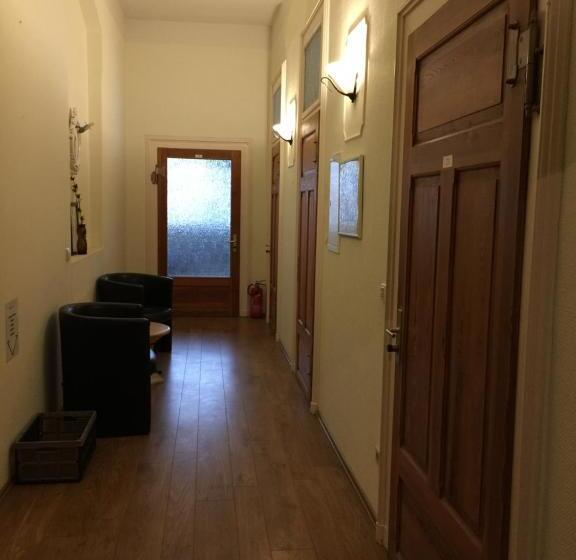 Номер Basic, Zimmerfrei Dresden Mit Bad Miniküche Self Check In 24 7