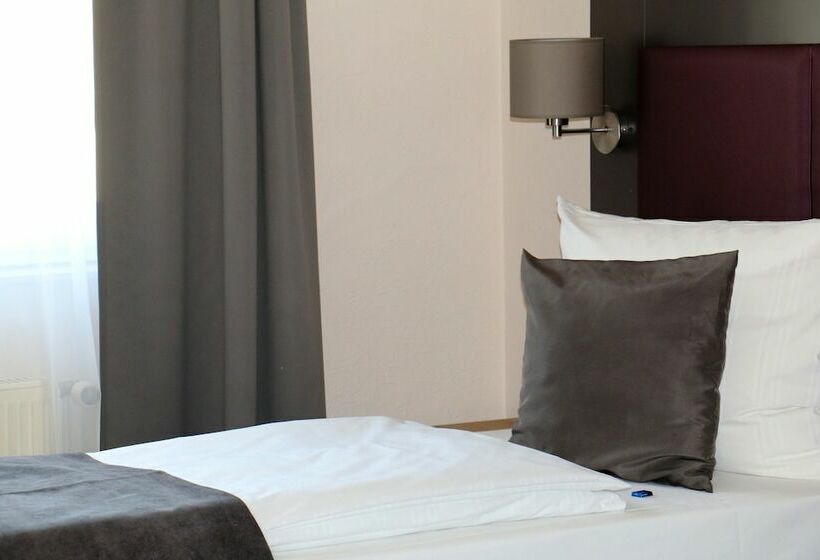 Номер Стандарт Индивидуальный, Zum Brunnen