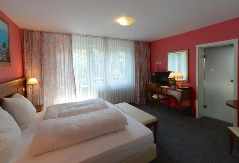 스탠다드 트리플 룸, Schwarzwaldhotel Sonne