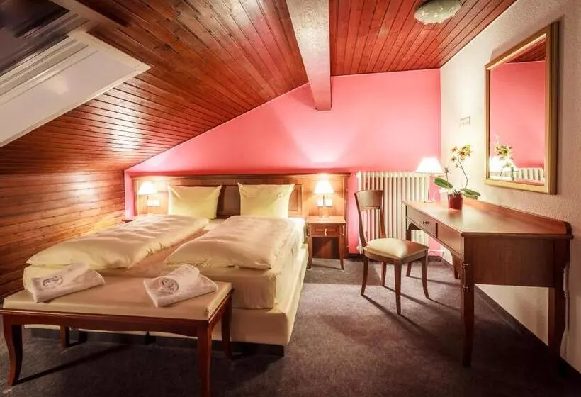 اتاق استاندارد, Schwarzwaldhotel Sonne