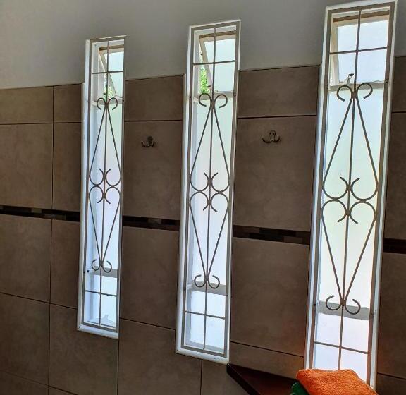 اتاق خانوادگی با چشمانداز باغ, Abaai Resort B&b