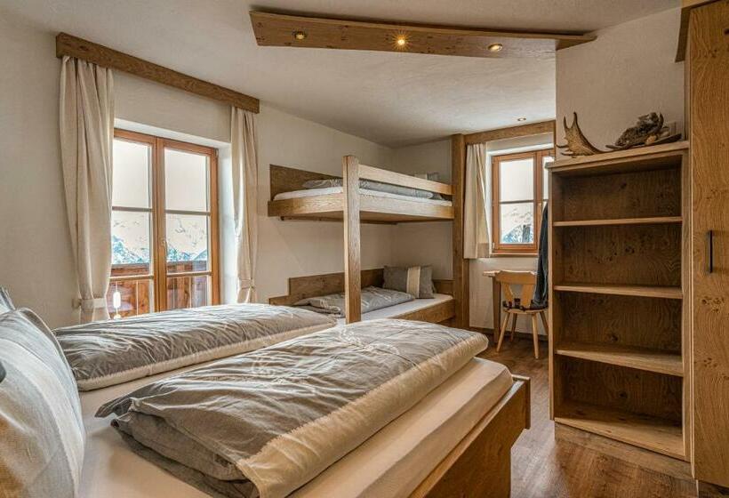 غرفة قياسية رباعية مزودة بشُرفة, Almgasthaus Glocknerblick