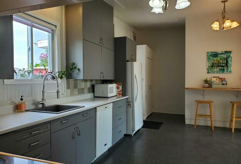 Номер Стандарт Совместная Ванная, Auberge Mélilot