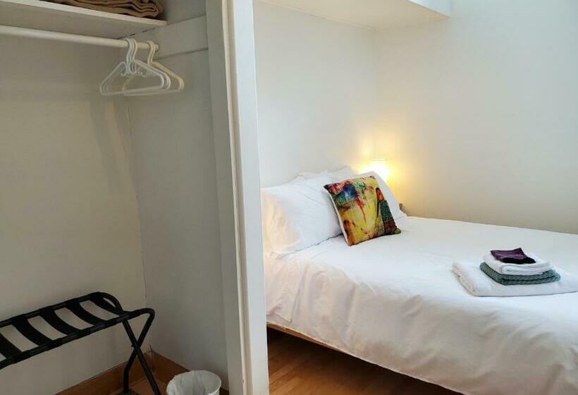 Номер Стандарт Совместная Ванная, Auberge Mélilot