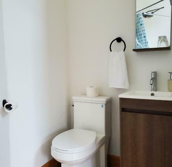 Номер Стандарт Совместная Ванная, Auberge Mélilot