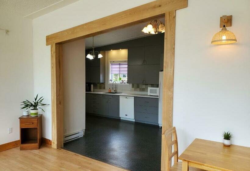 Номер Стандарт Индивидуальный Совместная Ванная, Auberge Mélilot