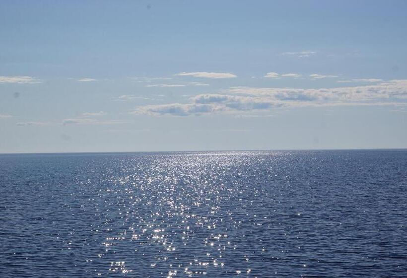 Номер Стандарт Совместная Ванная, Auberge Mélilot