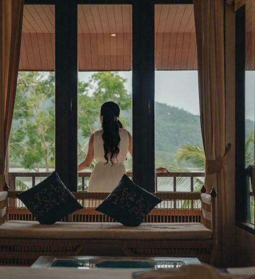 חדר דלוקס נוף לים, Kooncharaburi Resort   Koh Chang