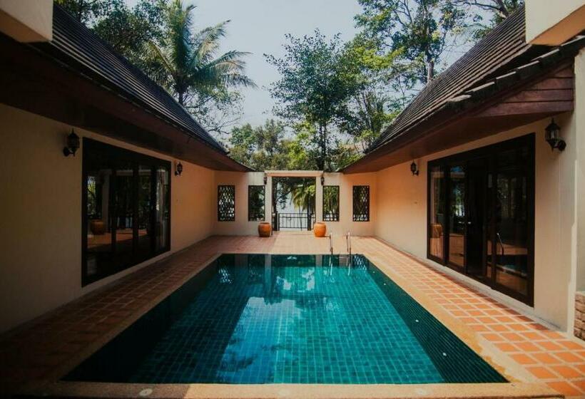 וילה עם חדר שינה אחד ובריכת שחיה, Kooncharaburi Resort   Koh Chang