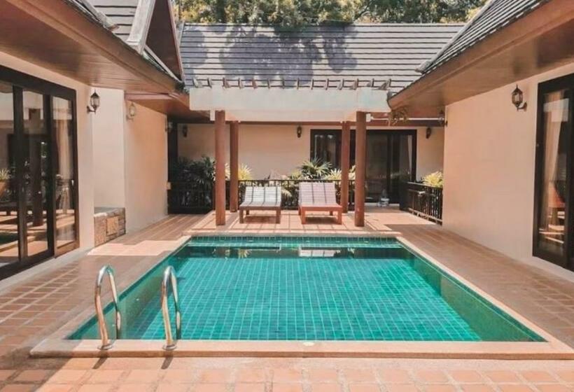 וילה עם חדר שינה אחד ובריכת שחיה, Kooncharaburi Resort   Koh Chang
