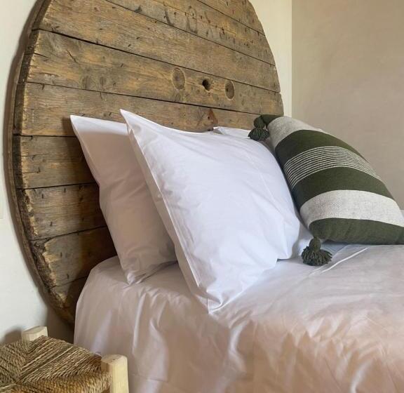 プールビュースタンダードルーム, Maison La Chèvre