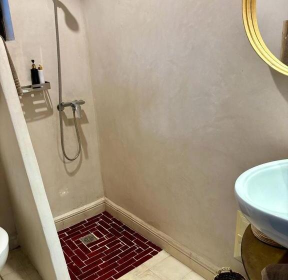 プールビュースタンダードルーム, Maison La Chèvre