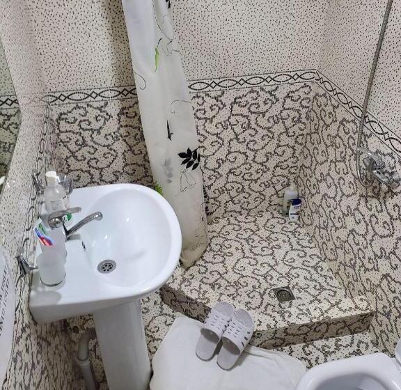 חדר סטנדרט לשלושה, Nursultan Grand Guest House