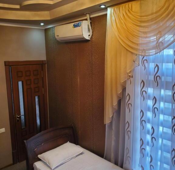 חדר סטנדרט לשלושה, Nursultan Grand Guest House