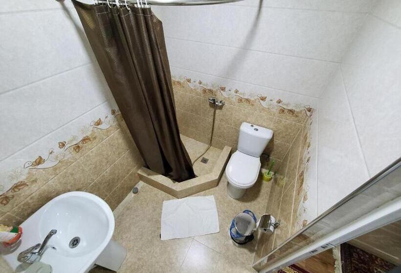 اتاق استاندارد چهار تخته, Nursultan Grand Guest House