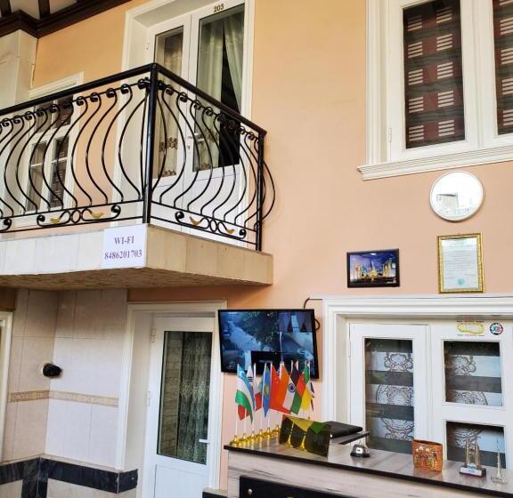 חדר סטנדרט לארבעה, Nursultan Grand Guest House