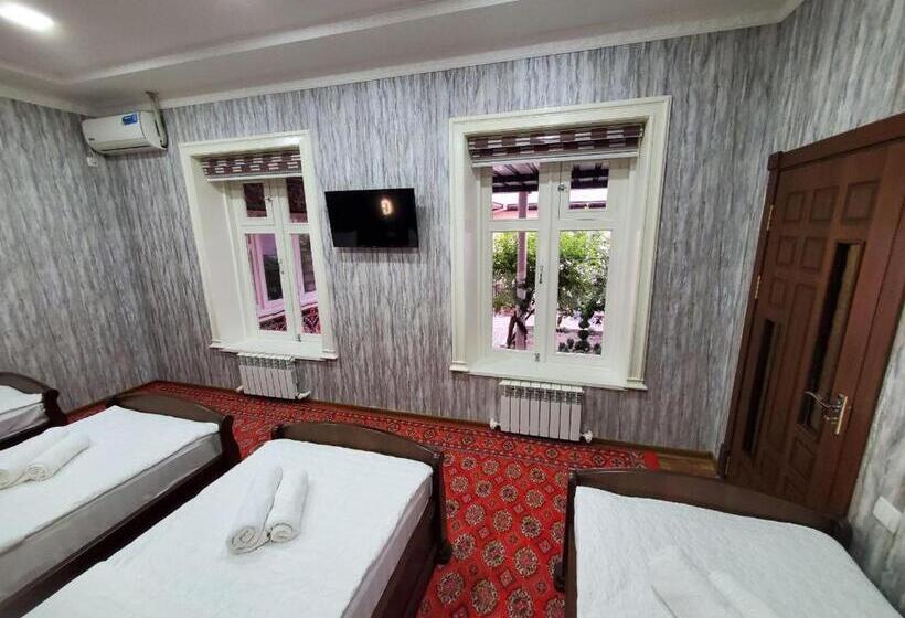 חדר סטנדרט לארבעה, Nursultan Grand Guest House