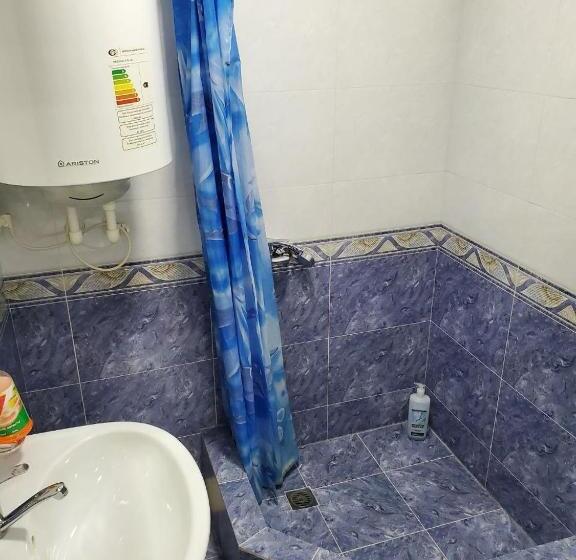 חדר סטנדרט לשלושה, Nursultan Grand Guest House