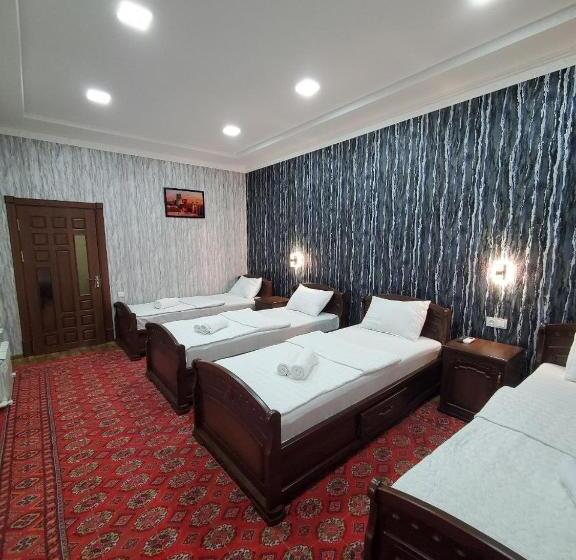 חדר סטנדרט לארבעה, Nursultan Grand Guest House