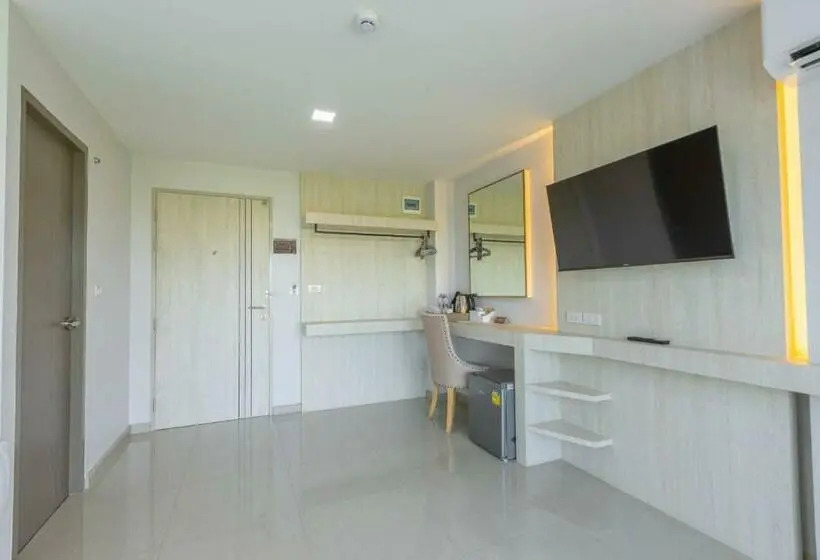 バルコニー付きデラックスルーム, Sananwan Hometel