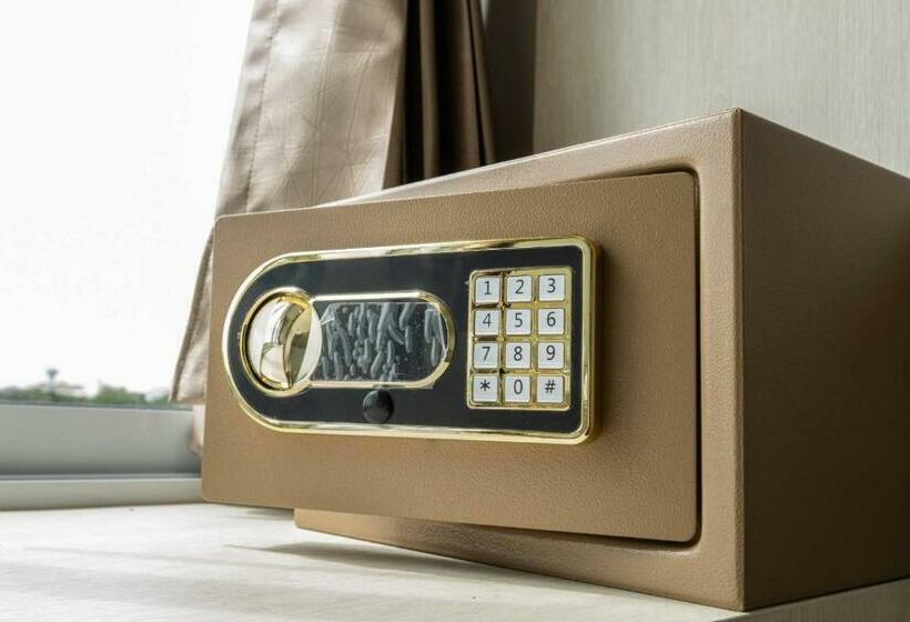 발코니 디럭스 룸, Sananwan Hometel