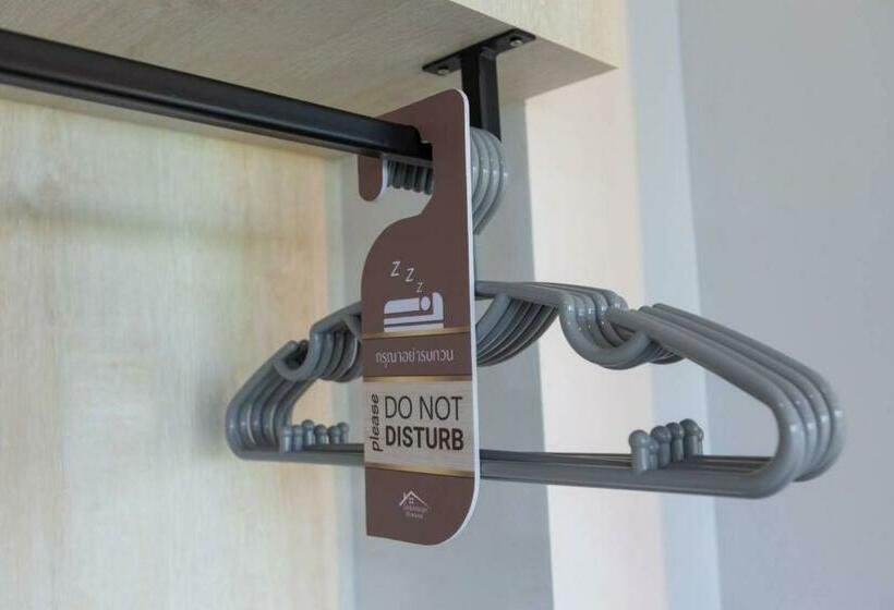 발코니 디럭스 룸, Sananwan Hometel