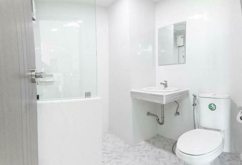 발코니 디럭스 룸, Sananwan Hometel