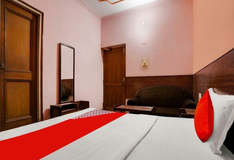 トリプルクラシックルーム, Oyo Flagship 81303 Jaiswal Star Stay